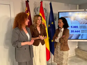 Paro.- López Aragón destaca que la Región alcanza "cifras históricas" de empleo no vistas en casi dos décadas La consejera de Empresa, Empleo y Economía Social, Marisa López Aragón, junto con la secretaria general de la Consejería, Ana Losantos, y la directora general del SEF, Pilar Valero Carme Ripollés / Europa Press 06/04/2026