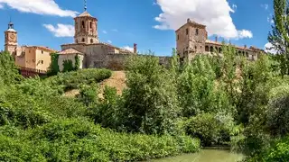 La villa de Almazán desde la ribera del Duero La villa de Almazán desde la ribera del Duero
