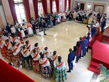 MURCIA.-Murcia celebra este martes el 175 aniversario del Bando de la Huerta con m&aacute;s de 80 carrozas, una de ellas hist&oacute;rica