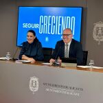 Los portavoces del Gobierno Local, Cristina Cutanda y Manuel Villar, hoy en rueda de prensa