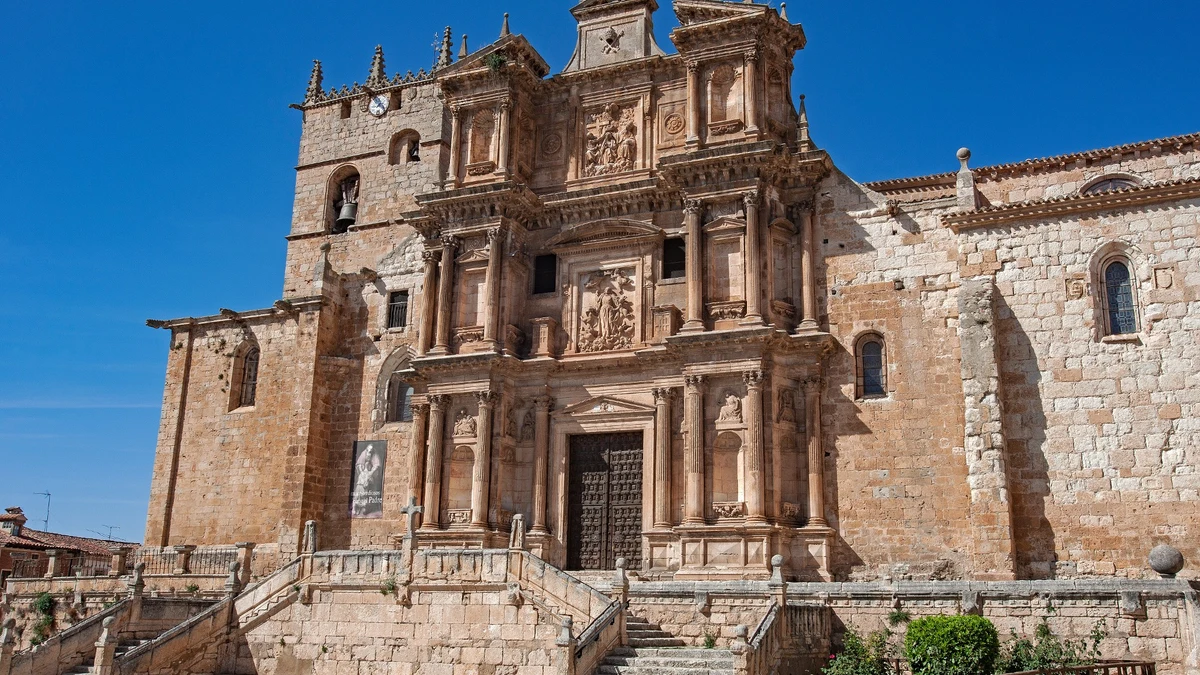 La impresionante iglesia denominada "La Petra" española