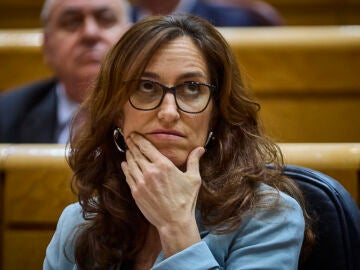 Pleno del Senado. Comparecen por parte del gobierno, el vicepresidente primero y ministro de Econom&iacute;a, Carlos Cuerpo, el ministro del Interior, Fernando Grande-Marlaska, el ministro de Asuntos Exteriores, Uni&oacute;n Europea y Cooperaci&oacute;n, Jos&eacute; Manuel Albares, la ministra de Sanidad, M&oacute;nica Garc&iacute;a, y el ministro de Cultura, Ernest Urtasun. &copy; Alberto R. Rold&aacute;n / Diario La Raz&oacute;n. 07 04 2026