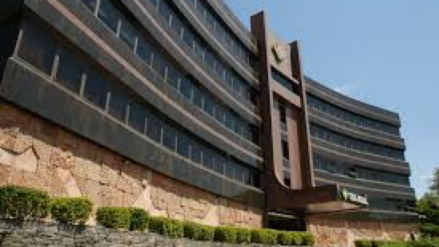 Fachada de la sede central de Eurocaja Rural