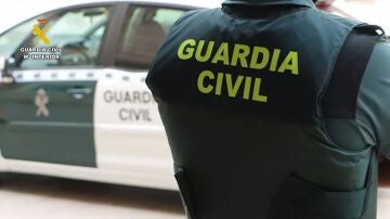 Sucesos.- La Guardia Civil investiga la muerte violenta de un hombre en la calle Real de Tirgo (La Rioja)