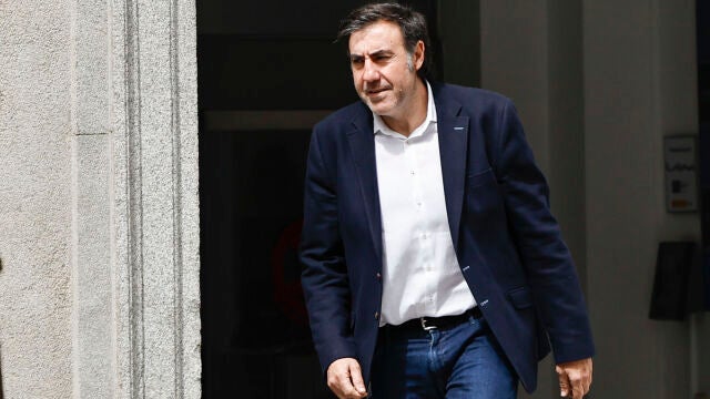 MADRID, 07/03/2026.- Joseba Garc&iacute;a, hermano de Koldo Garc&iacute;a, sale este martes del Tribunal Supremo donde se celebra la primera jornada del juicio contra el exministro Jos&eacute; Luis &Aacute;balos, su exasesor Koldo Garc&iacute;a y el empresario V&iacute;ctor de Aldama por el caso de las mascarillas, una presunta trama de corrupci&oacute;n para lucrarse con material sanitario durante la pandemia. EFE/Sergio P&eacute;rez 