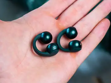 Son unos auriculares comodísimos gracias a su diseño abierto Auriculares motorola moto buds loop
