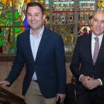 El alcalde de Le&oacute;n, Jos&eacute; Antonio Diez, y el secretario provincial del PSOE, Javier Alfonso Cend&oacute;n, en un acto anterior
