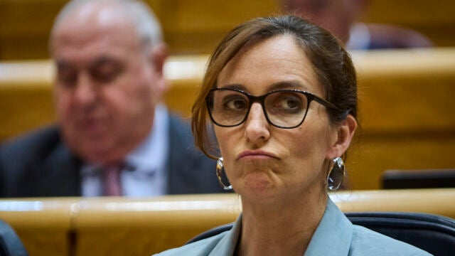 Pleno del Senado. Comparecen por parte del gobierno, el vicepresidente primero y ministro de Econom&iacute;a, Carlos Cuerpo, el ministro del Interior, Fernando Grande-Marlaska, el ministro de Asuntos Exteriores, Uni&oacute;n Europea y Cooperaci&oacute;n, Jos&eacute; Manuel Albares, la ministra de Sanidad, M&oacute;nica Garc&iacute;a, y el ministro de Cultura, Ernest Urtasun. &copy; Alberto R. Rold&aacute;n / Diario La Raz&oacute;n. 07 04 2026