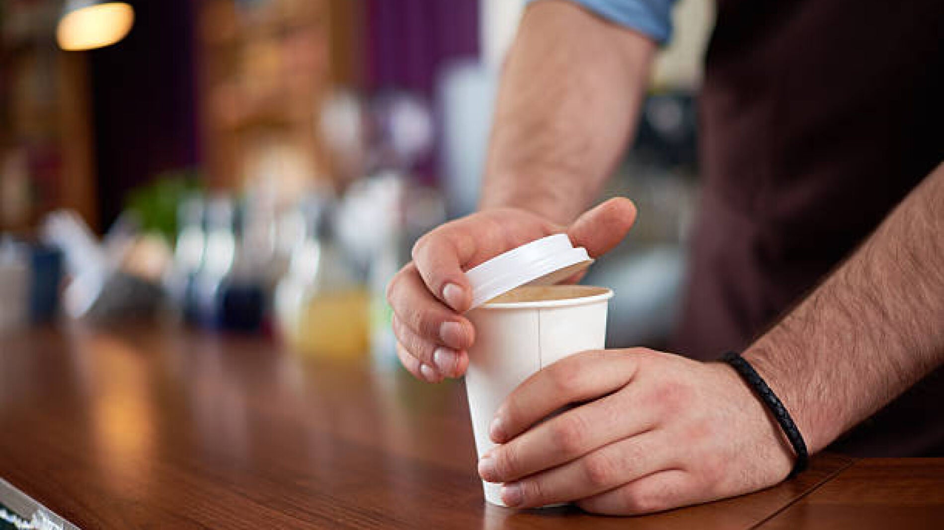 Adiós a estos productos comunes: La lista de 14 cosas que usas a diario y que quieren prohibir