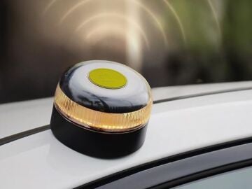 Por lo que cuesta una t epuedes llevar dos balizas V16, una para ti y otra para regalarla a quien la necesite