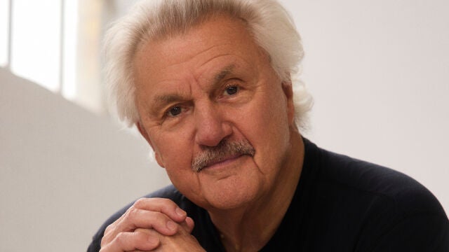 John Irving publica "La reina Esther"