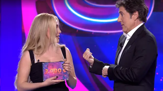 María Parrado habla con Manel Fuentes tras ganar la Gala 1 de 'Tu cara me suena 13' María Parrado habla con Manel Fuentes tras ganar la Gala 1 de 'Tu cara me suena 13'