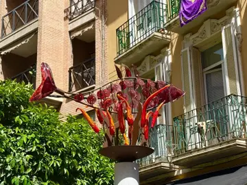 Murcia conmemora el 175 aniversario del Entierro de la Sardina con un monumento en el corazón de la ciudad Monumento conmemorativo para celebrar el 175 aniversario del Entierro de la Sardina en la confluencia de las calles El Pilar y Sagasta, punto exacto donde se situaba la histórica Rebotica Rubio y lugar de nacimiento de esta celebración REMITIDA / HANDOUT por AYUNTAMIENTO DE MURCIA Fotografía remitida a medios de comunicación exclusivamente para ilustrar la noticia a la que hace referencia la imagen, y citando la procedencia de la imagen en la firma 09/04/2026