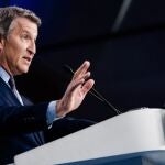 Feij&oacute;o se desmarca de Trump y acusa a S&aacute;nchez de traicionar a la UE por sus alianzas tecnol&oacute;gicas con China