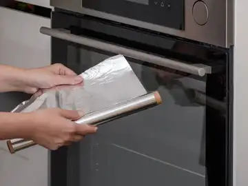 El truco del papel de aluminio para detectar la humedad en casa El truco del papel de aluminio para detectar la humedad en casa