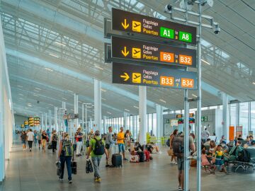 Econom&iacute;a.- (AMP) El Gobierno manifiesta que "hay posibilidad" DE que Canarias participe en la gesti&oacute;n de sus aeropuertos