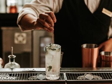 Preparaci&oacute;n de un c&oacute;ctel con El Alto en la Hacienda de Patr&oacute;n