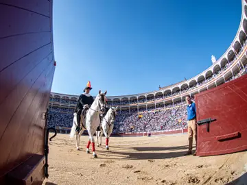 ¿Te vas a quedar fuera? San Isidro arrasa en taquilla a un mes de su comienzo ¿Te vas a quedar fuera? San Isidro arrasa en taquilla a un mes de su comienzo