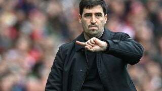 Los rivales del Athletic en la puja por Iraola tras confirmarse que no ...