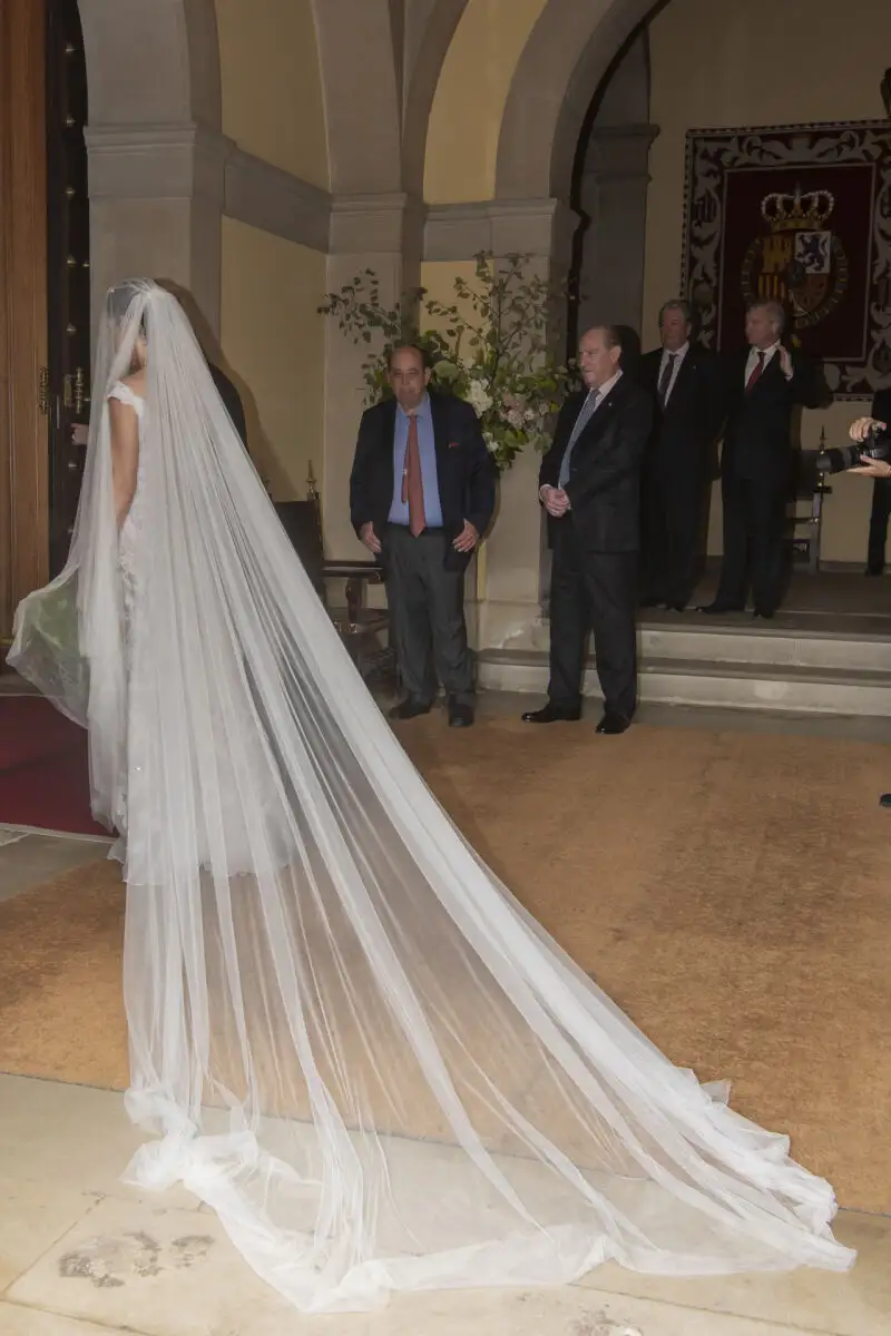 Detalle del velo de Carla Benjumea.