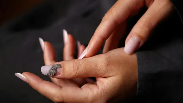 Manicura minimalista Manicura minimalista