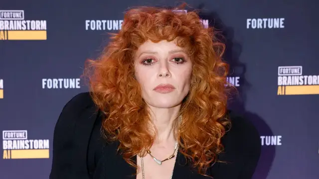 La versión de Natasha Lyonne sobre su incidente aéreo La versión de Natasha Lyonne sobre su incidente aéreo