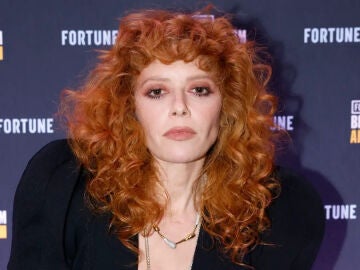 La versi&oacute;n de Natasha Lyonne sobre su incidente a&eacute;reo