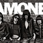 Imagen de la portada del legendario &aacute;lbum hom&oacute;nimo de debut de The Ramones, publicado hace 50 a&ntilde;os