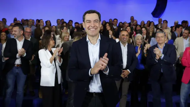 El presidente de la Junta y candidato del PP-A a la reelección, Juanma Moreno, este sábado en Granada El presidente de la Junta y candidato del PP-A a la reelección, Juanma Moreno, este sábado en Granada