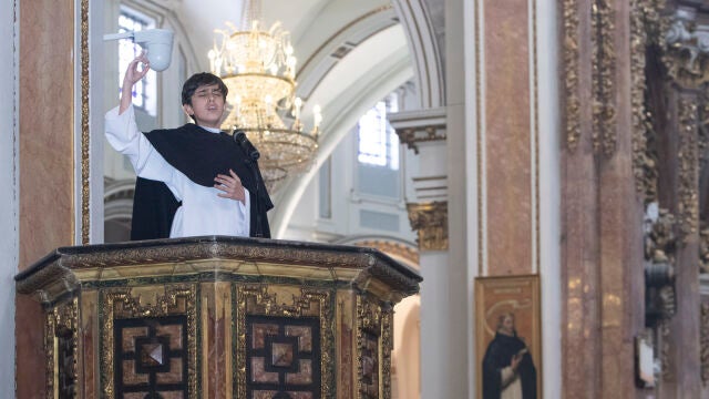 Un ni&ntilde;o recrea la predicaci&oacute;n de San Vicenet Ferrer