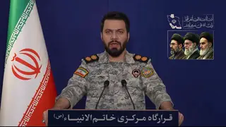 Irán advierte que si los puertos iraníes son amenazados no habrá seguridad para nadie TEHERÁN, 13/04/2026.- Las Fuerzas Armadas iraníes advirtieron este lunes que la "seguridad de los puertos en el golfo Pérsico y el mar de Omán es para todos o para nadie", horas antes de que entre en vigor el bloqueo estadounidense del estrecho de Ormuz. "Si la seguridad de los puertos de la República Islámica de Irán en el golfo Pérsico y el mar de Omán se ve amenazada, ningún puerto en estas aguas estará a salvo", dijo el portavoz del Cuartel General Central de Jatam al Anbiya, el teniente ...