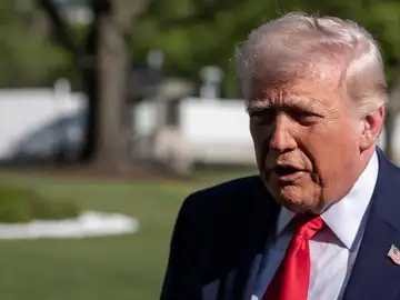 Trump carga contra el Papa León XIV por ser "débil en materia de delincuencia y pésimo en política exterior" Trump carga contra el Papa León XIV por ser "débil en materia de delincuencia y pésimo en política exterior"