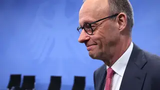 News conference after coalition talks in Berlin Berlin (Germany), 13/04/2026.- German Chancellor Friedrich Merz leaves a news conference after coalition talks in Berlin, Germany, 13 April 2026. (Alemania) EFE/EPA/HANNIBAL HANSCHKE