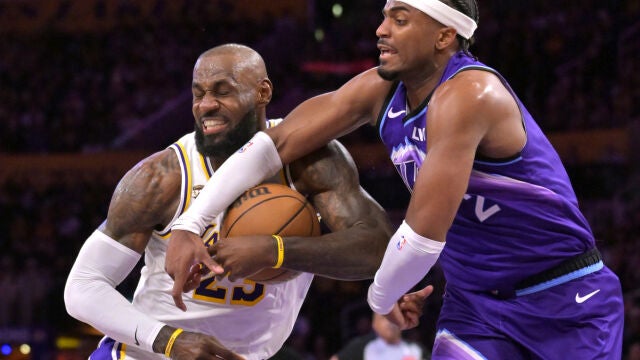 LeBron, en el &uacute;ltimo partido de la primera fase ante los Jazz de Utah