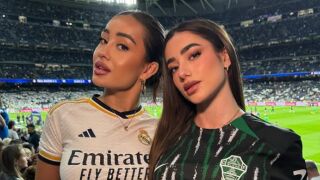 Las influencers Marina Rivers y Lola Lolita en el Bernab&eacute;u