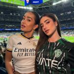 Las influencers Marina Rivers y Lola Lolita en el Bernab&eacute;u