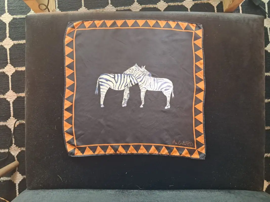 El pañuelo de Ana Cristina Portillo para su colaboración con Algo de Jaime y Guáimaro