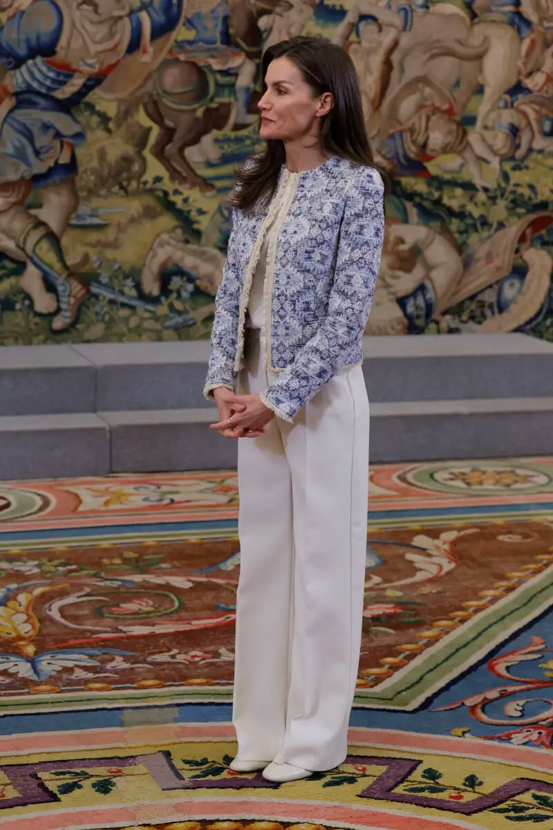 La reina recibe en audiencia a una representación de ACNUR