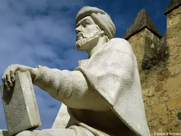 Estatua de Averroes en Córdoba Estatua de Averroes en Córdoba