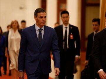 Beijing (China), 14/04/2026.- Spain&rsquo;s Prime Minister Pedro Sanchez arrives for a meeting with China's President Xi Jinping (not pictured) at the Great Hall of the People in Beijing on April 14, 2026. (Espa&ntilde;a) EFE/EPA/Haruna Furuhashi / POOL 