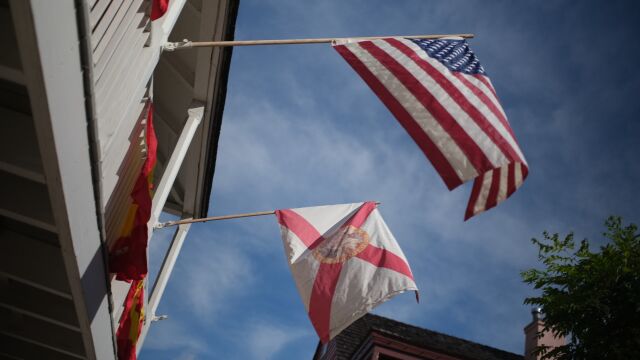 Las banderas de Estados Unidos y de la Florida en San Agust&iacute;n