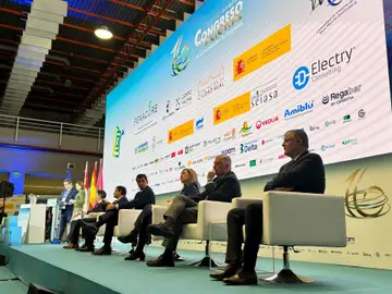 XVI Congreso Nacional de Comunidades de Regantes en Ciudad Real XVI Congreso Nacional de Comunidades de Regantes en Ciudad Real