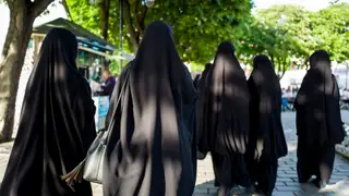 ¿Se puede llevar burka en España? Lo que dice la ley y en qué casos está prohibido ¿Se puede llevar burka en España? Lo que dice la ley y en qué casos está prohibido