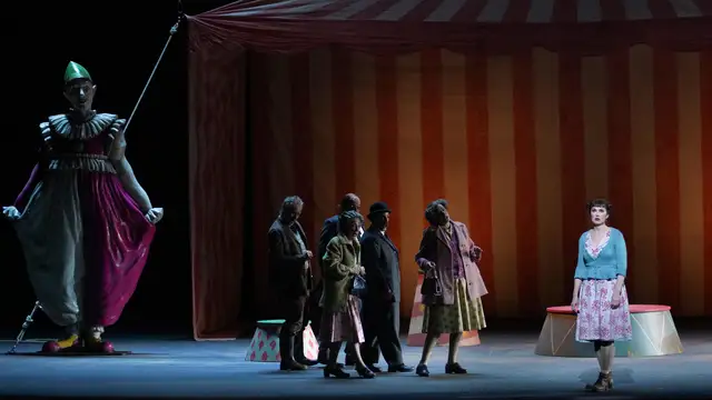 El Teatro Real se transforma en circo para recibir la ópera 'La novia vendida' entre risas y aplausos La ópera cómica 'La novia vendida'. REMITIDA / HANDOUT por Javier del Real Fotografía remitida a medios de comunicación exclusivamente para ilustrar la noticia a la que hace referencia la imagen, y citando la procedencia de la imagen en la firma 14/04/2026