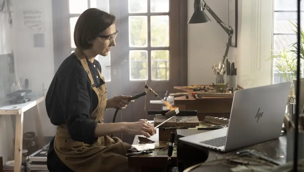 Para trabajar en cualquier proyecto, el HP OmniBook 7 Aero es una pasada