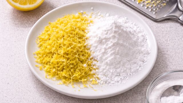 Mezclar c&aacute;scara de lim&oacute;n con bicarbonato de sodio: para qu&eacute; sirve y en qu&eacute; casos recomiendan hacerlo