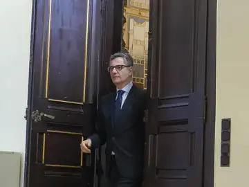 La asociación mayoritaria de jueces pide a Bolaños "respeto" a Peinado tras el procesamiento de Begoña Gómez La asociación mayoritaria de jueces pide a Bolaños "respeto" a Peinado tras el procesamiento de Begoña Gómez