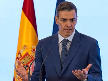 Spain's Prime Minister Pedro Sanchez visits China BEIJING (China), 14/04/2026.- Spanish Prime Minister Pedro Sanchez speaks during a press conference at a hotel in Beijing, China, 14 April 2026. Sanchez is on an official visit to China until 15 April. (España) EFE/EPA/ANDRES MARTINEZ CASARES
