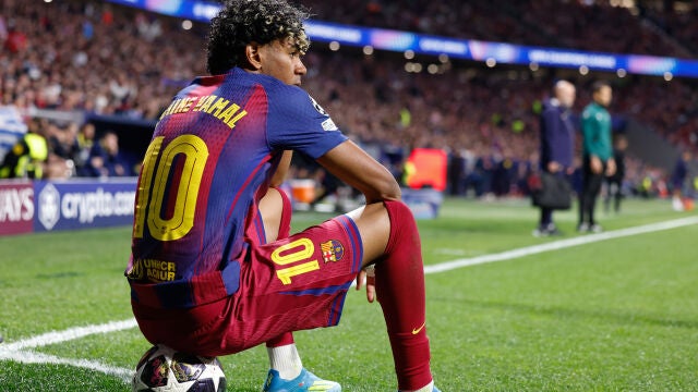 Lamine Yamal of FC Barcelona looks on during the UEFA Champions League 2025/26 Quarter-Final Second Leg match between Atletico de Madrid and FC Barcelona at Riyadh Air Metropolitano on April 14, 2026, in Madrid, Spain. AFP7 14/04/2026 ONLY FOR USE IN SPAIN