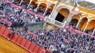 Sevilla rompe a lo grande con el peso de las figuras